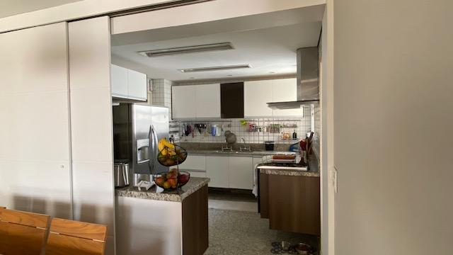 Apartamento para alugar com 3 quartos, 135m² - Foto 26