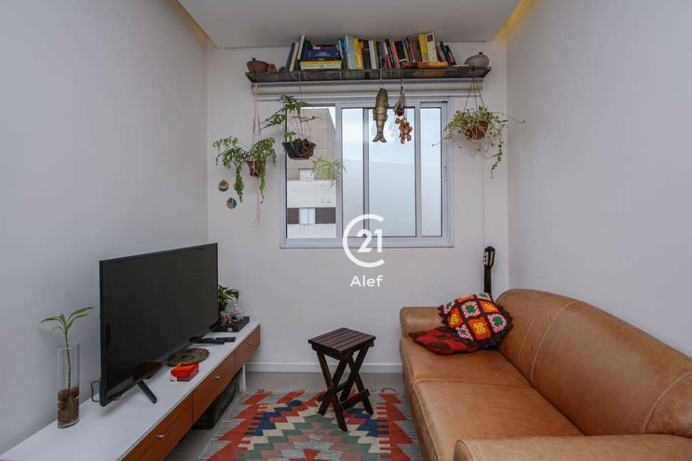 Apartamento à venda com 1 quarto, 33m² - Foto 2