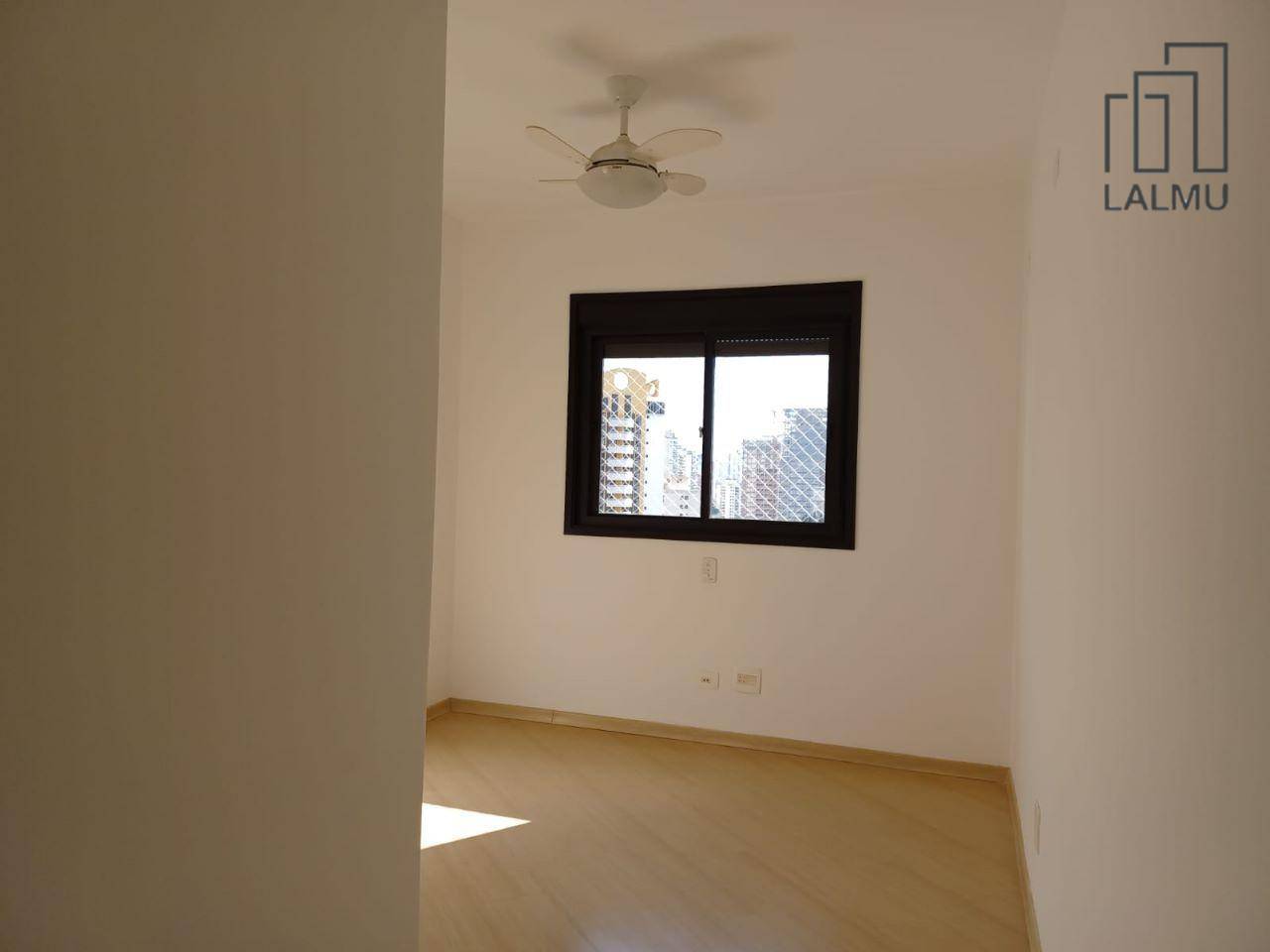 Apartamento para alugar com 3 quartos, 126m² - Foto 6