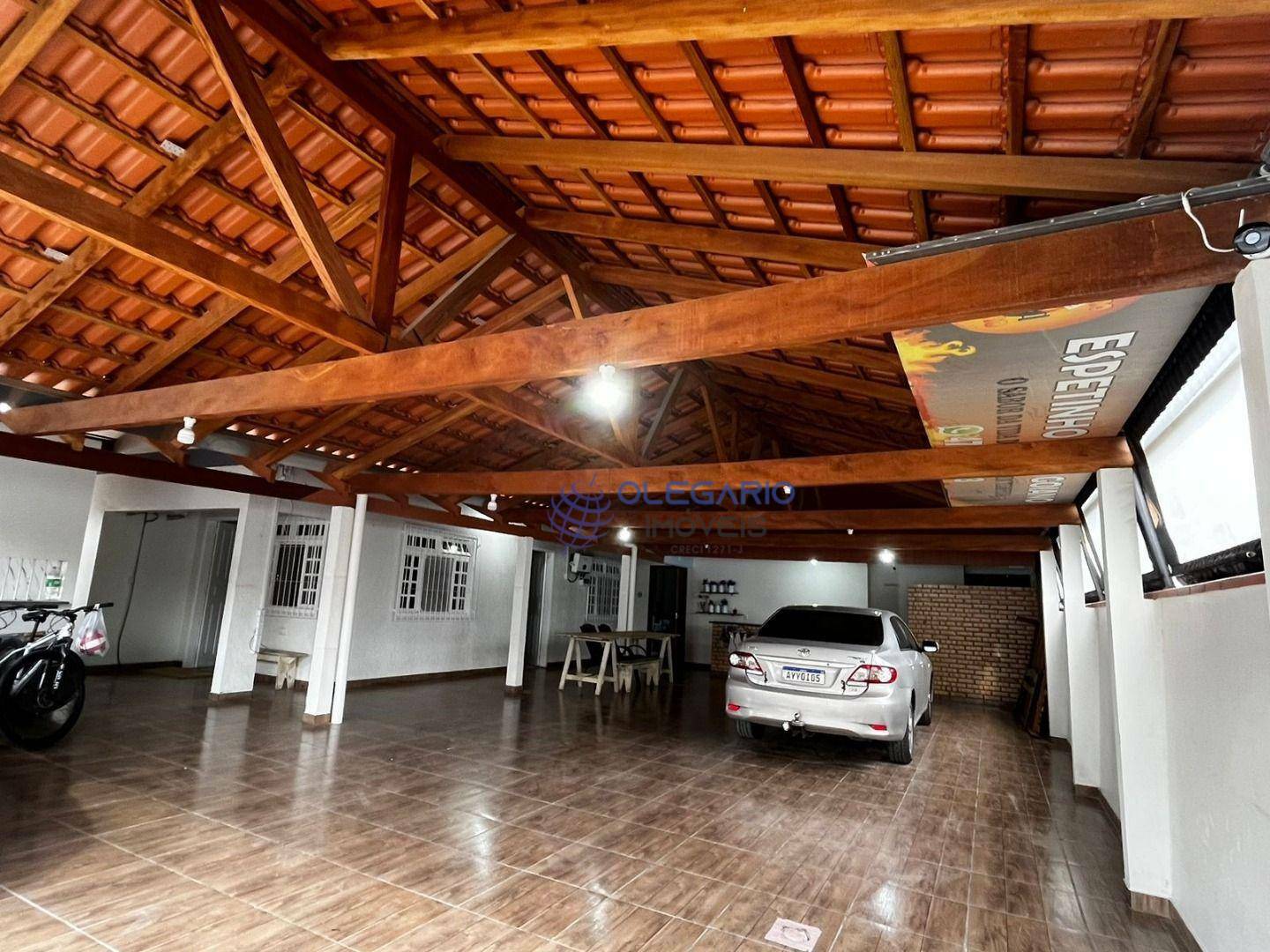 Casa à venda com 3 quartos, 284m² - Foto 2