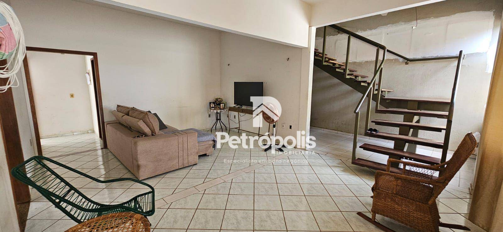 Sobrado à venda com 6 quartos, 245m² - Foto 3