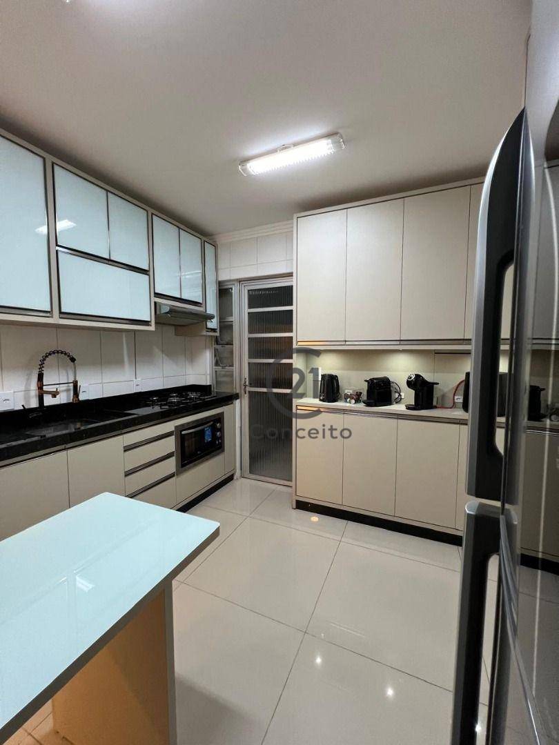 Apartamento para alugar com 3 quartos, 115m² - Foto 4