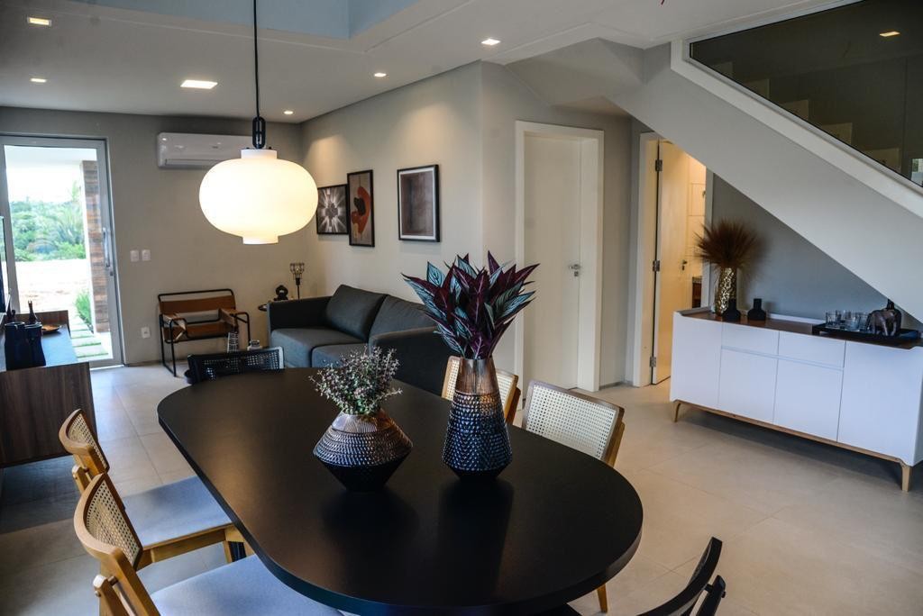 Casa à venda com 4 quartos, 151m² - Foto 1