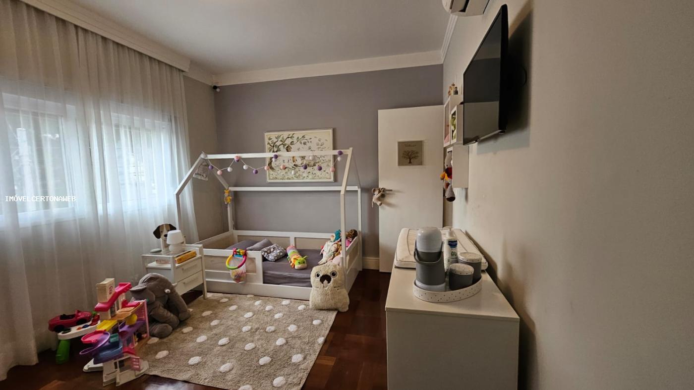 Apartamento à venda com 3 quartos, 154m² - Foto 32