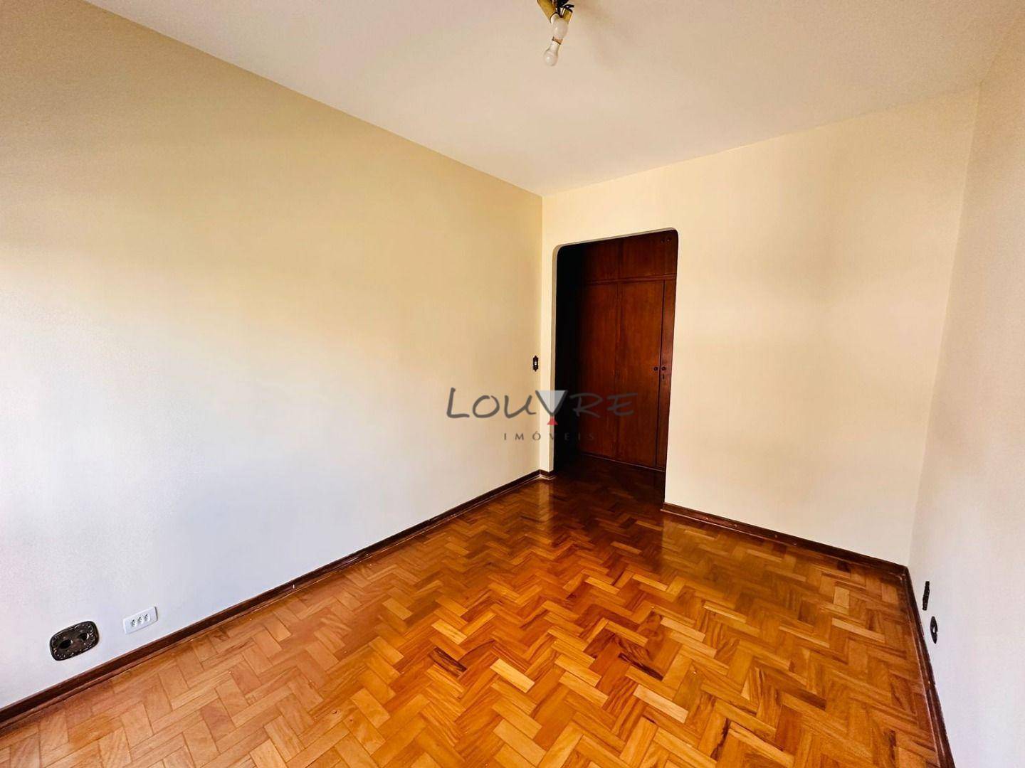 Apartamento para alugar com 3 quartos, 120m² - Foto 12