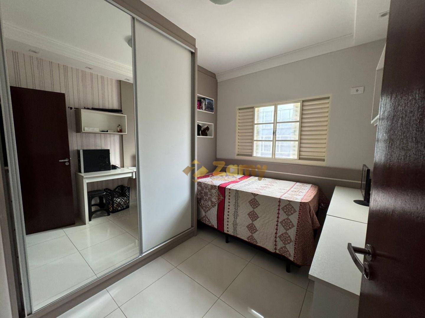 Casa, 3 quartos, 202 m² - Foto 4