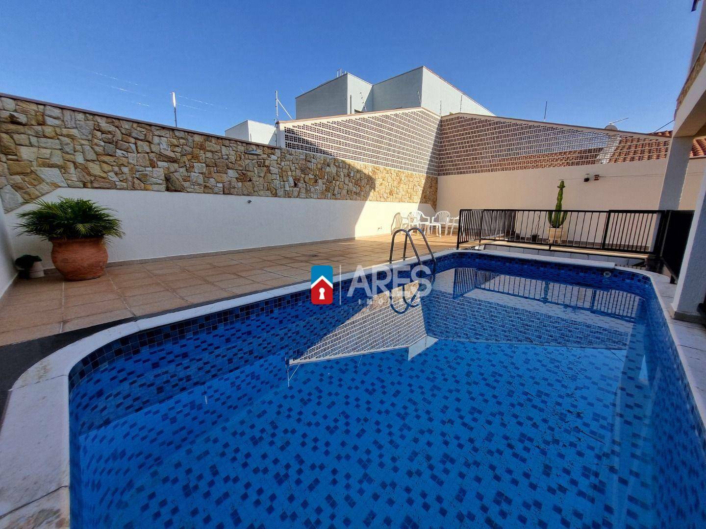 Casa à venda com 4 quartos, 364m² - Foto 17