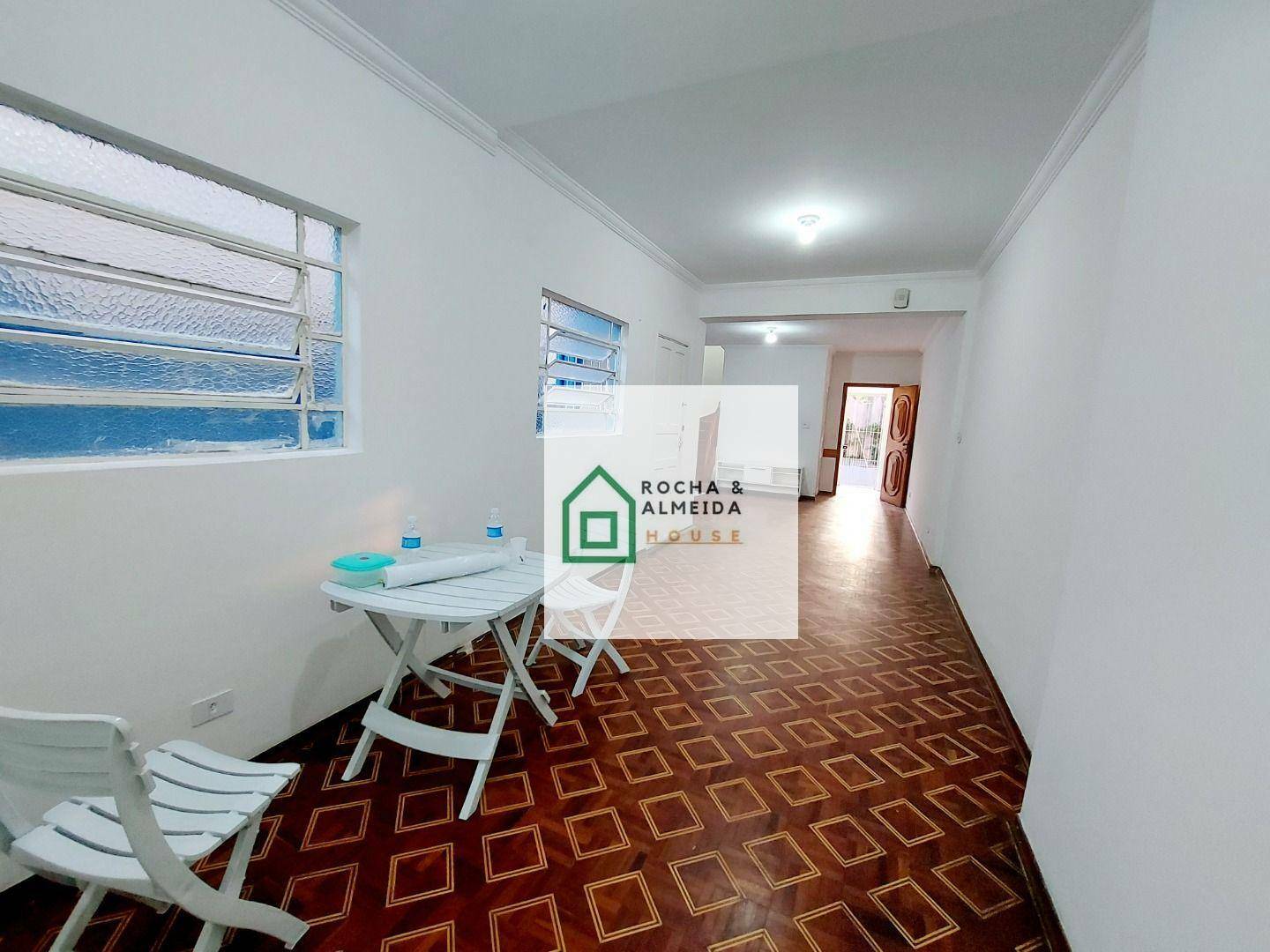 Casa para alugar com 4 quartos, 160m² - Foto 5