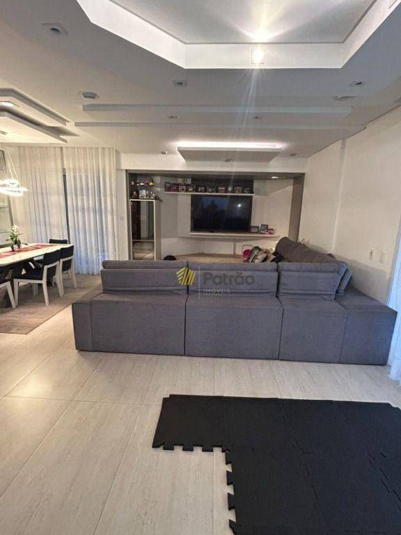 Apartamento para alugar com 3 quartos, 300m² - Foto 11