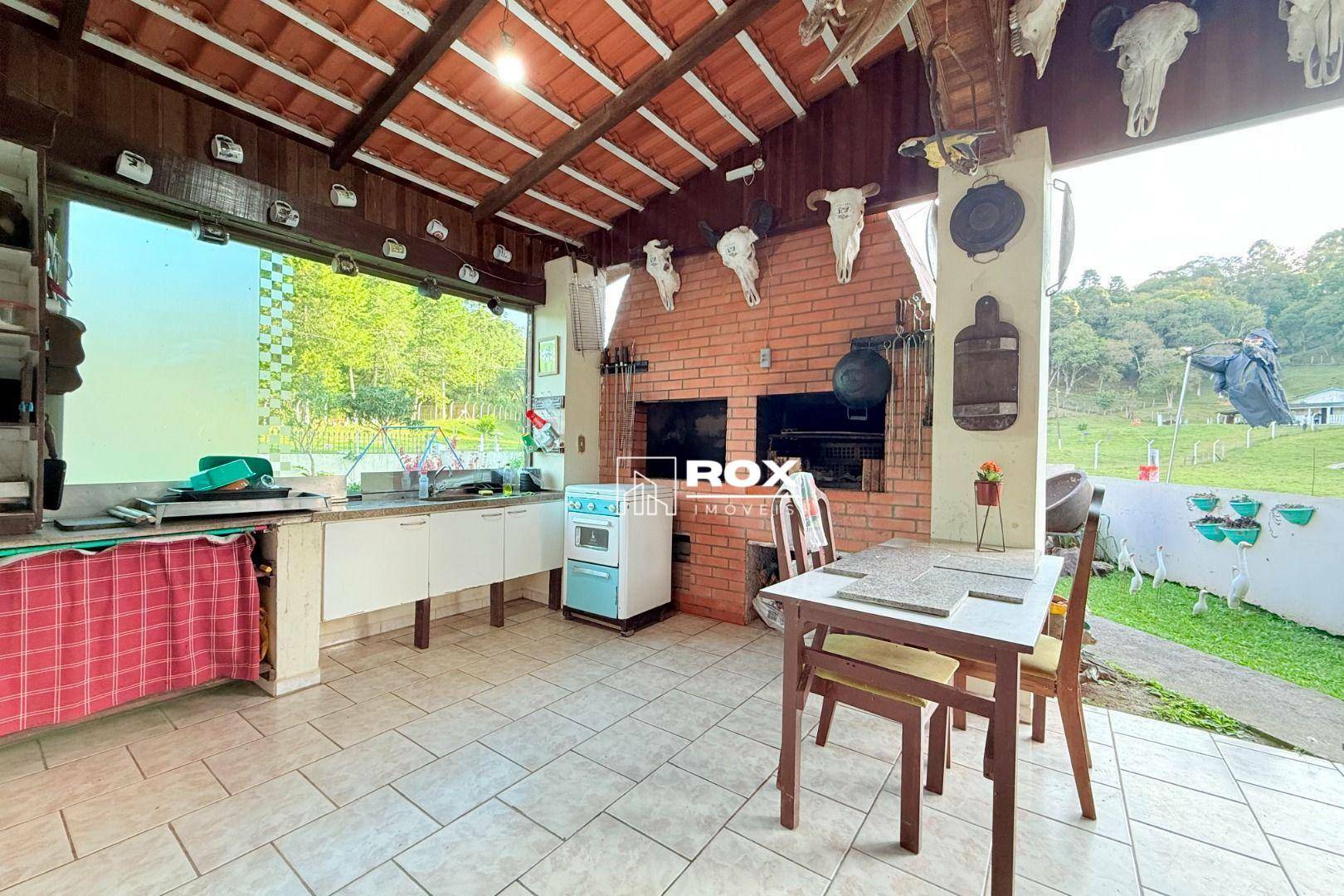Chácara à venda com 6 quartos, 350m² - Foto 10