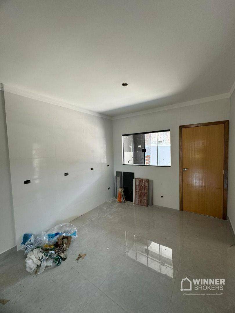 Casa à venda com 3 quartos, 75m² - Foto 2