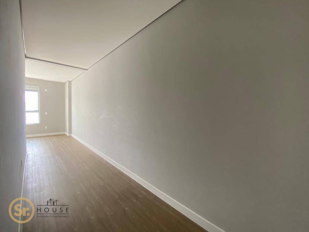 Apartamento à venda com 4 quartos, 143m² - Foto 8