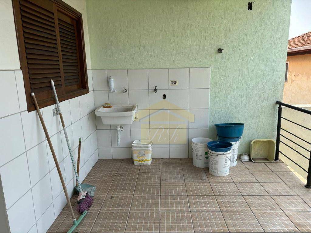 Casa para alugar com 2 quartos, 180m² - Foto 16