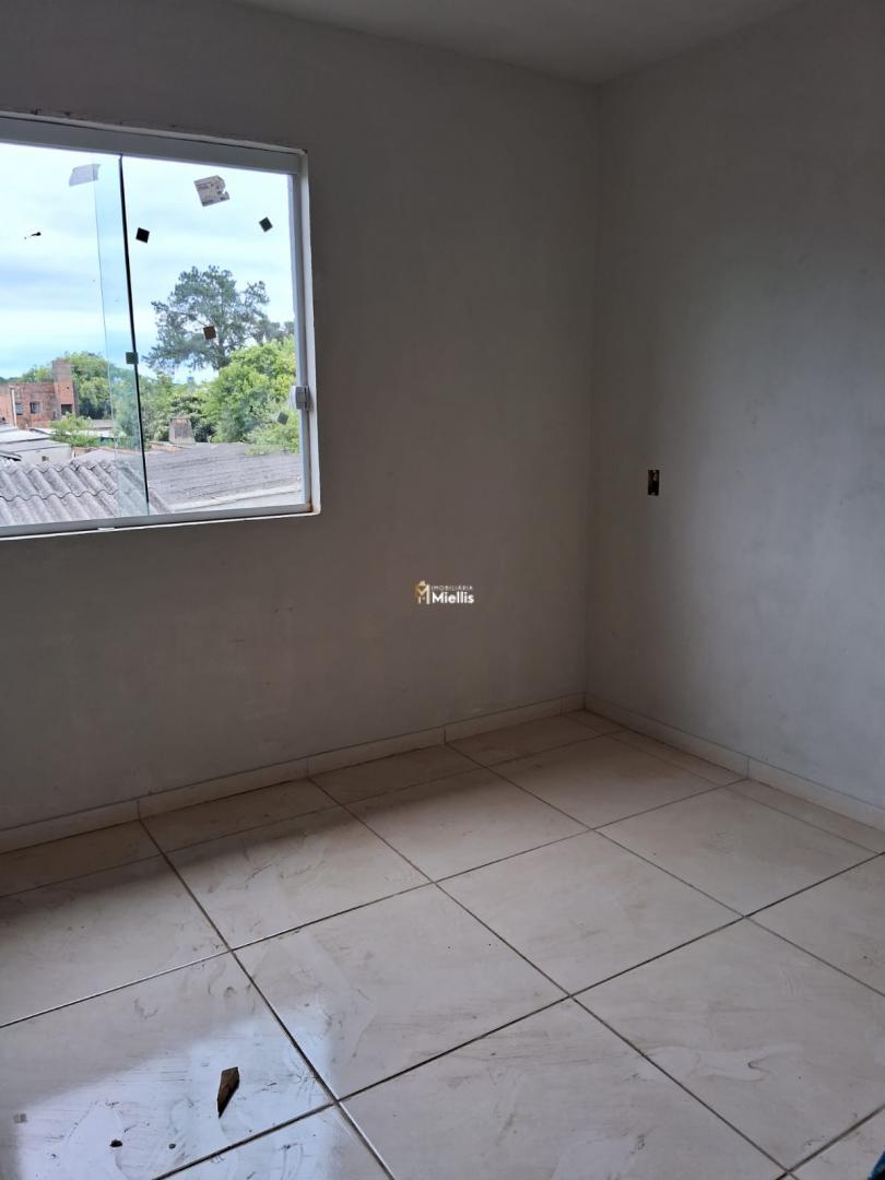 Casa à venda com 2 quartos, 60m² - Foto 7