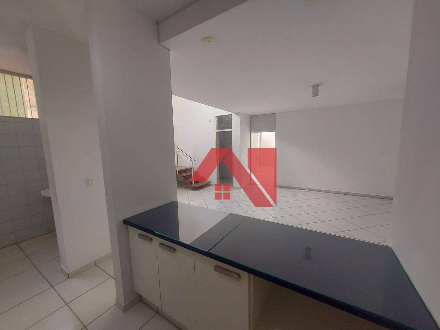 Casa para alugar com 1 quarto, 90m² - Foto 6