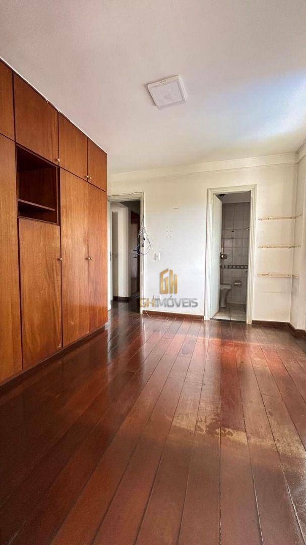 Apartamento à venda com 3 quartos, 221m² - Foto 7