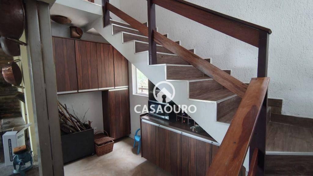 Casa de Condomínio à venda com 4 quartos, 250m² - Foto 25