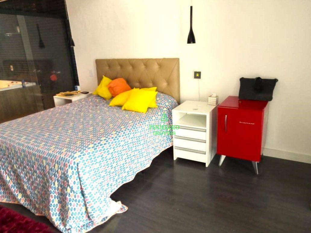 Casa à venda com 3 quartos, 226m² - Foto 18