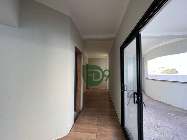 Casa à venda com 4 quartos, 300m² - Foto 27