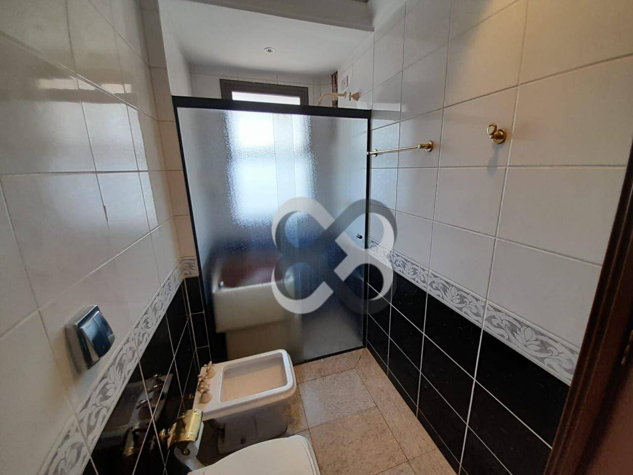 Apartamento à venda com 4 quartos, 209m² - Foto 22