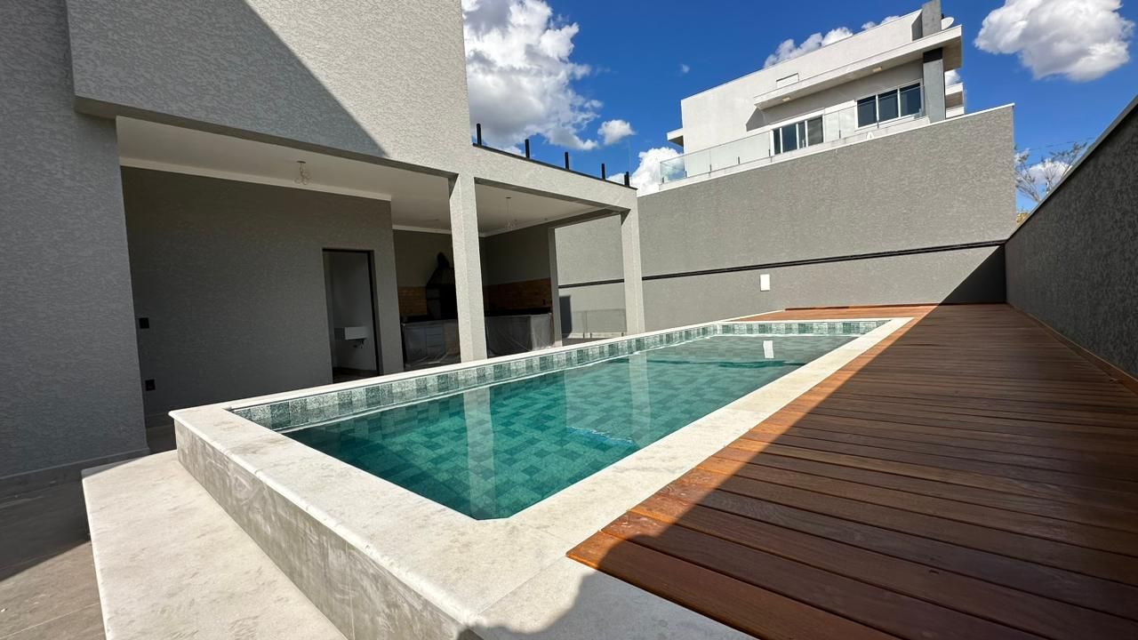 Casa de Condomínio à venda com 3 quartos, 270m² - Foto 4