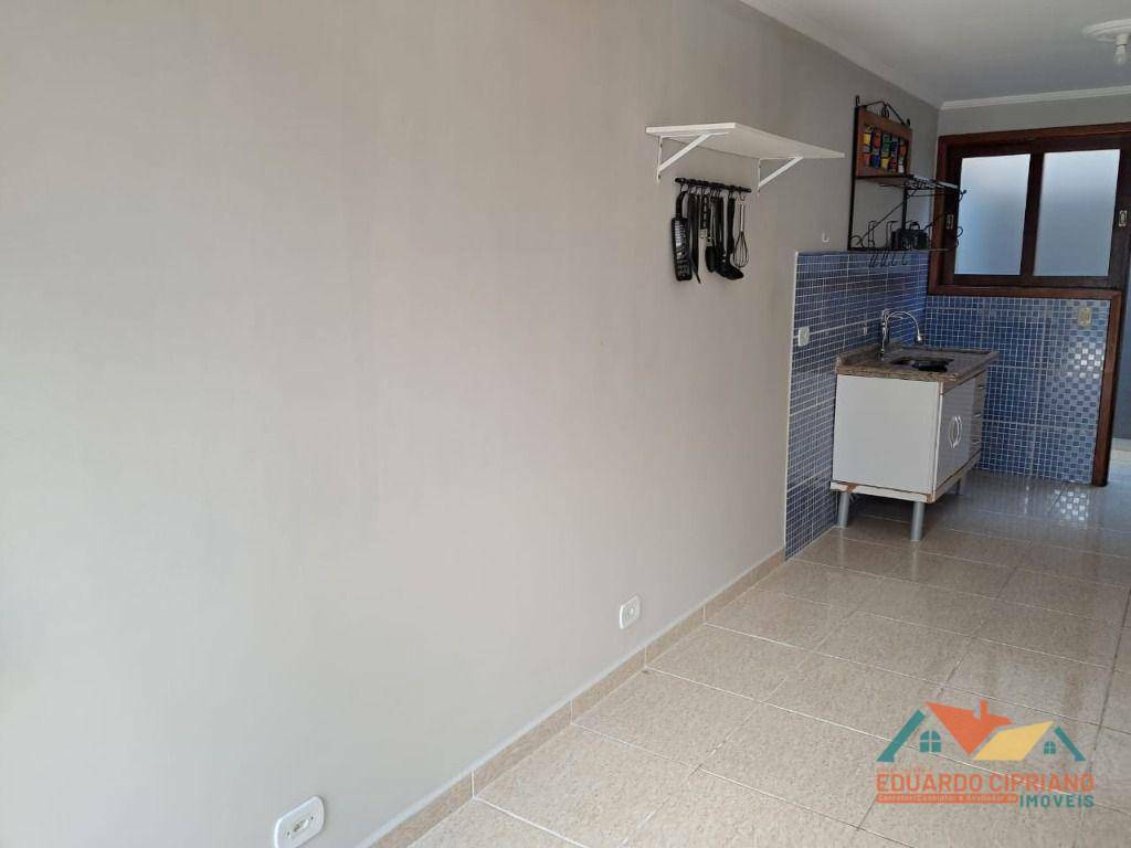 Casa à venda e aluguel com 1 quarto, 61m² - Foto 8