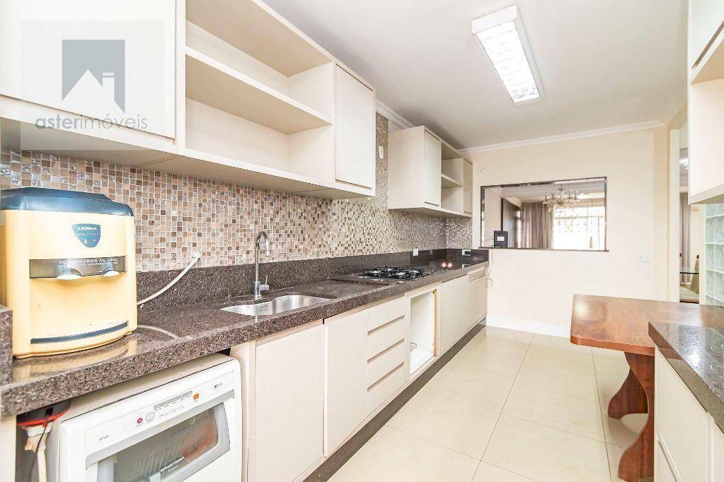 Casa para alugar com 4 quartos, 285m² - Foto 21