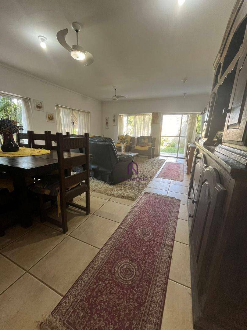 Casa à venda com 3 quartos, 236m² - Foto 25