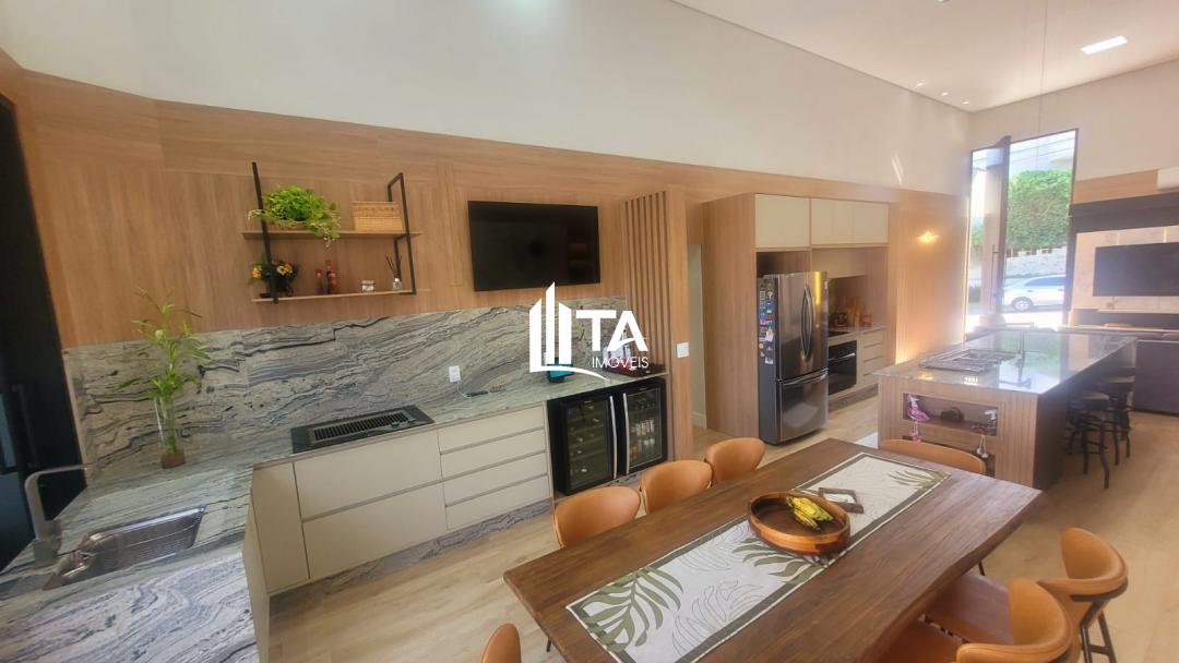 Casa de Condomínio à venda com 4 quartos, 230m² - Foto 1