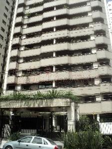 Apartamento para alugar com 3 quartos, 186m² - Foto 11