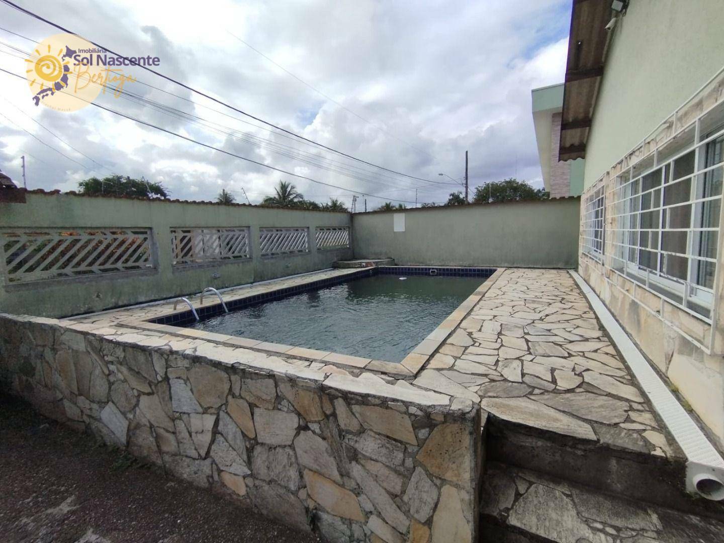 Casa à venda com 2 quartos, 163m² - Foto 2