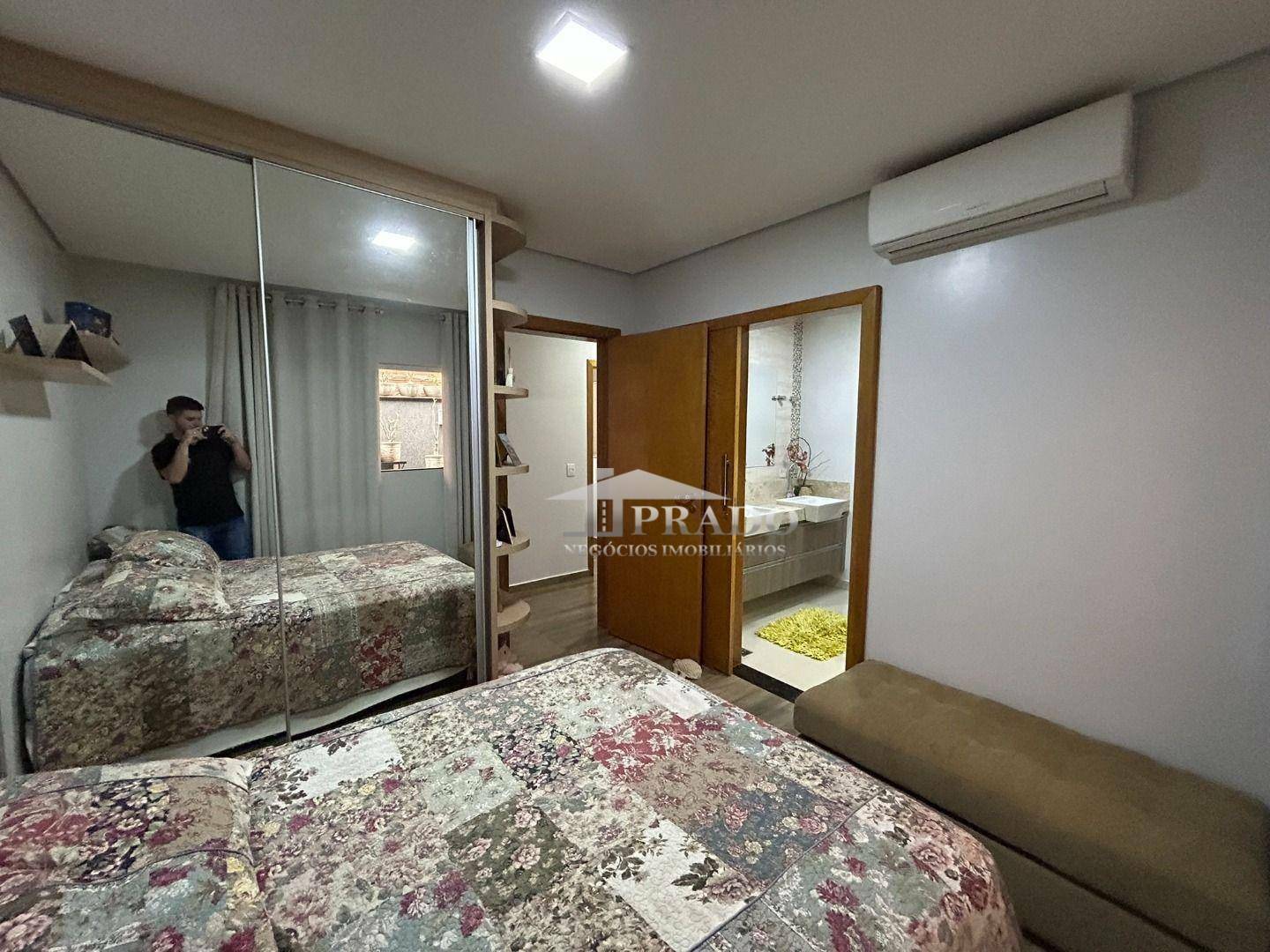 Casa de Condomínio à venda com 4 quartos, 245m² - Foto 17