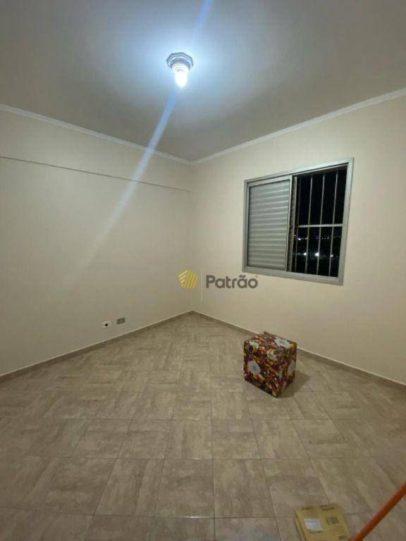 Apartamento à venda com 2 quartos, 65m² - Foto 3