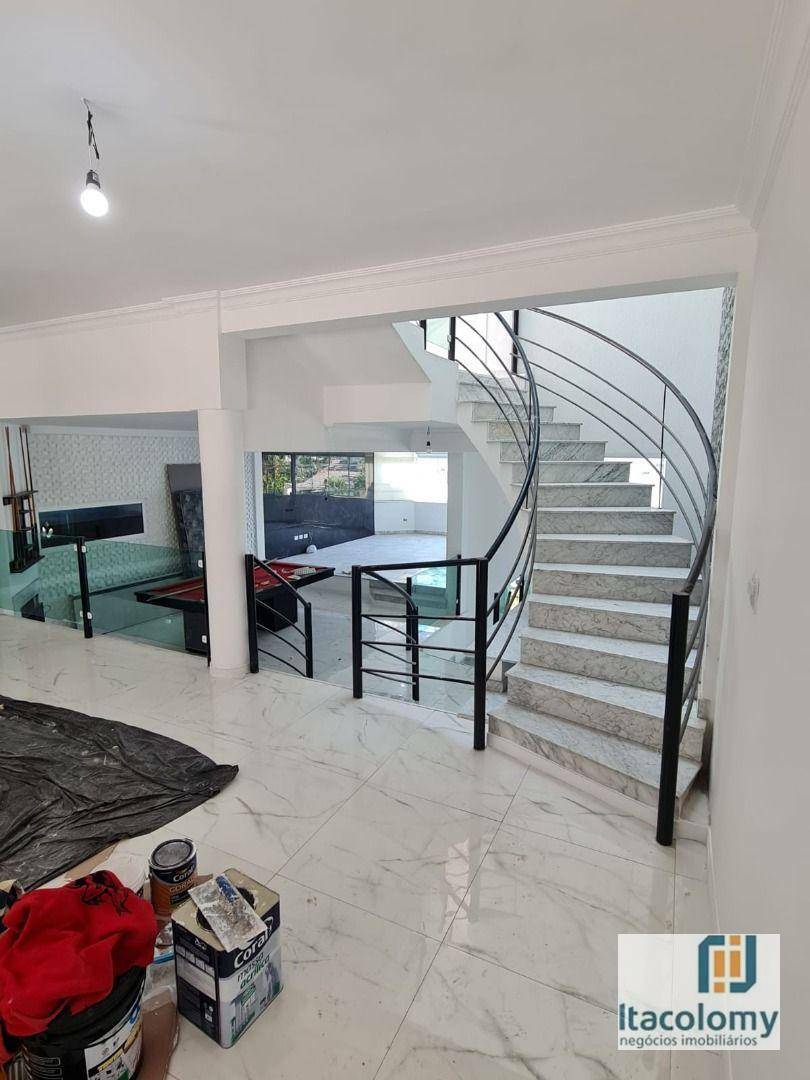 Casa de Condomínio à venda e aluguel com 4 quartos, 500m² - Foto 2