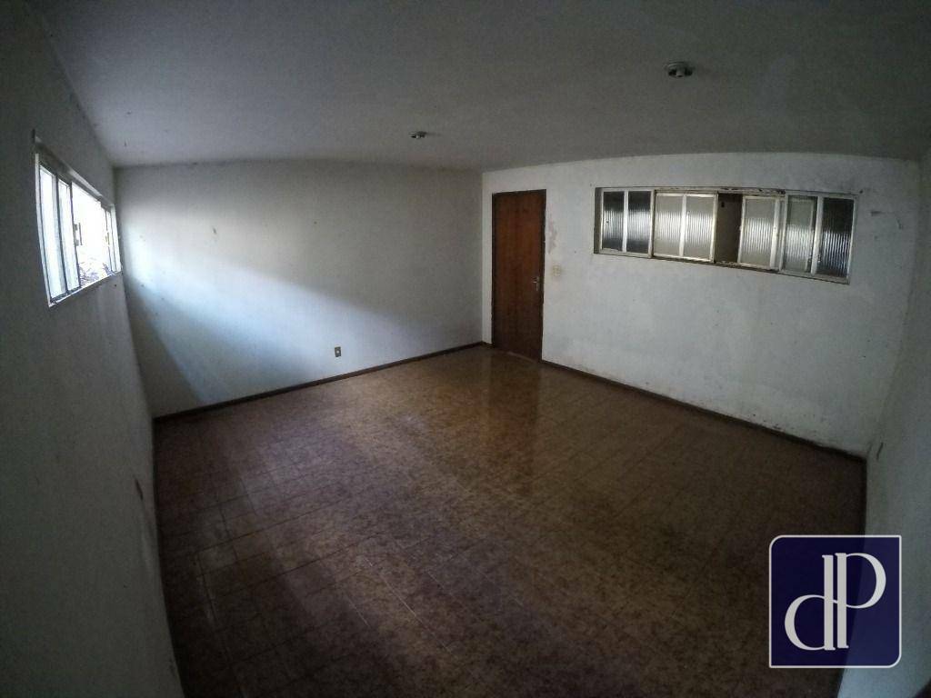 Sobrado à venda com 8 quartos, 468m² - Foto 36