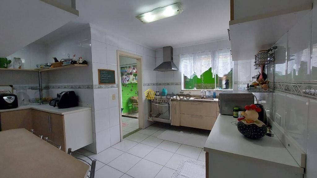 Sobrado à venda com 3 quartos, 220m² - Foto 9