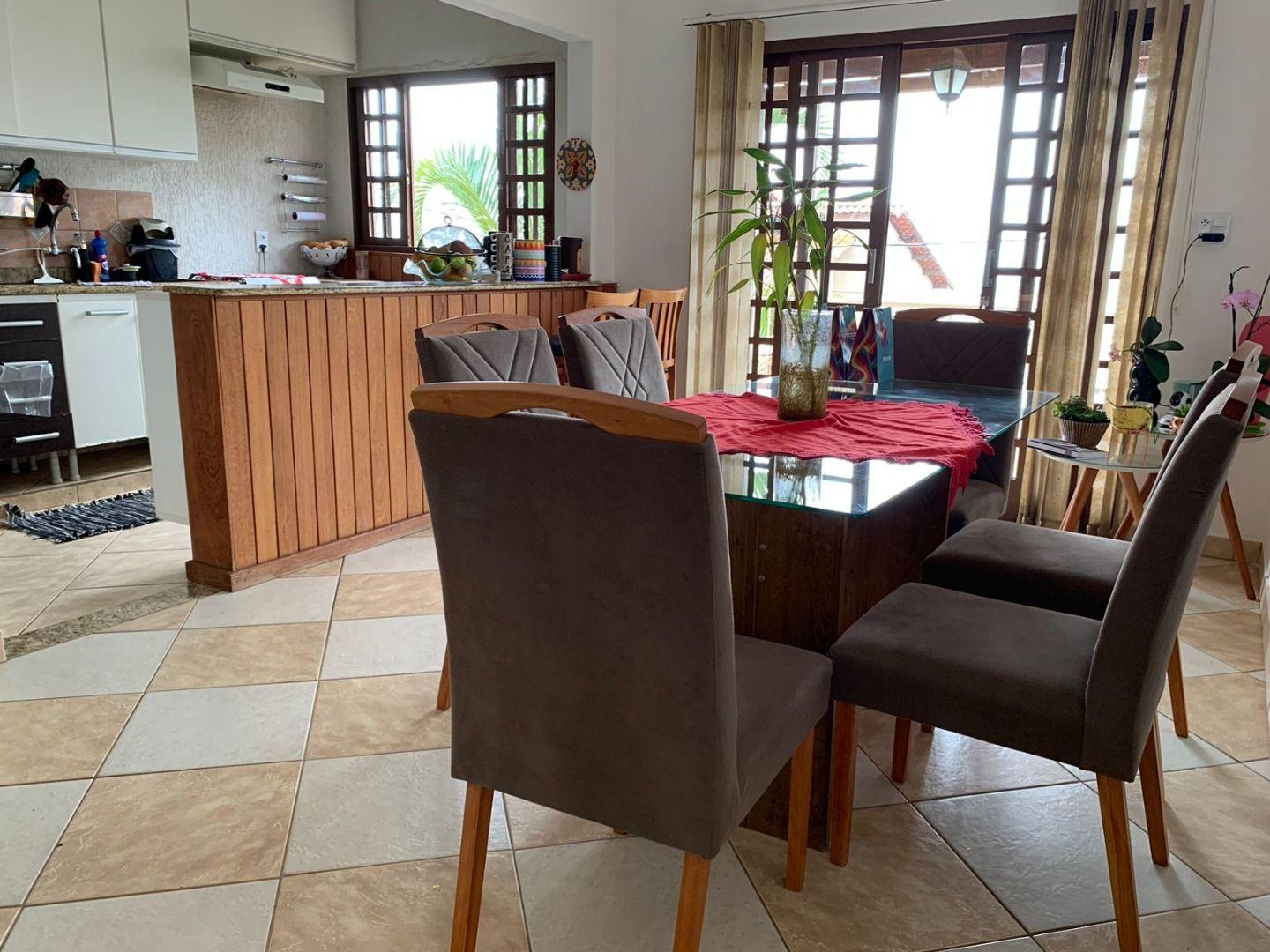 Casa à venda com 2 quartos, 188m² - Foto 4