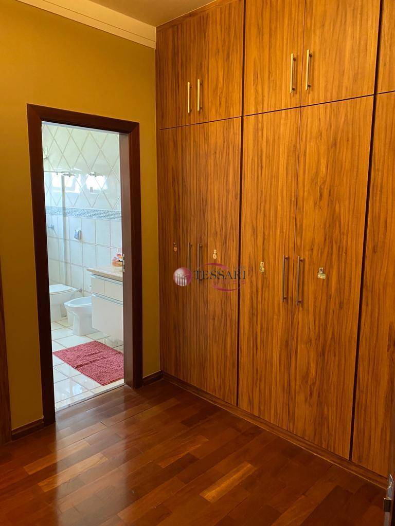 Casa à venda e aluguel com 4 quartos, 600m² - Foto 12