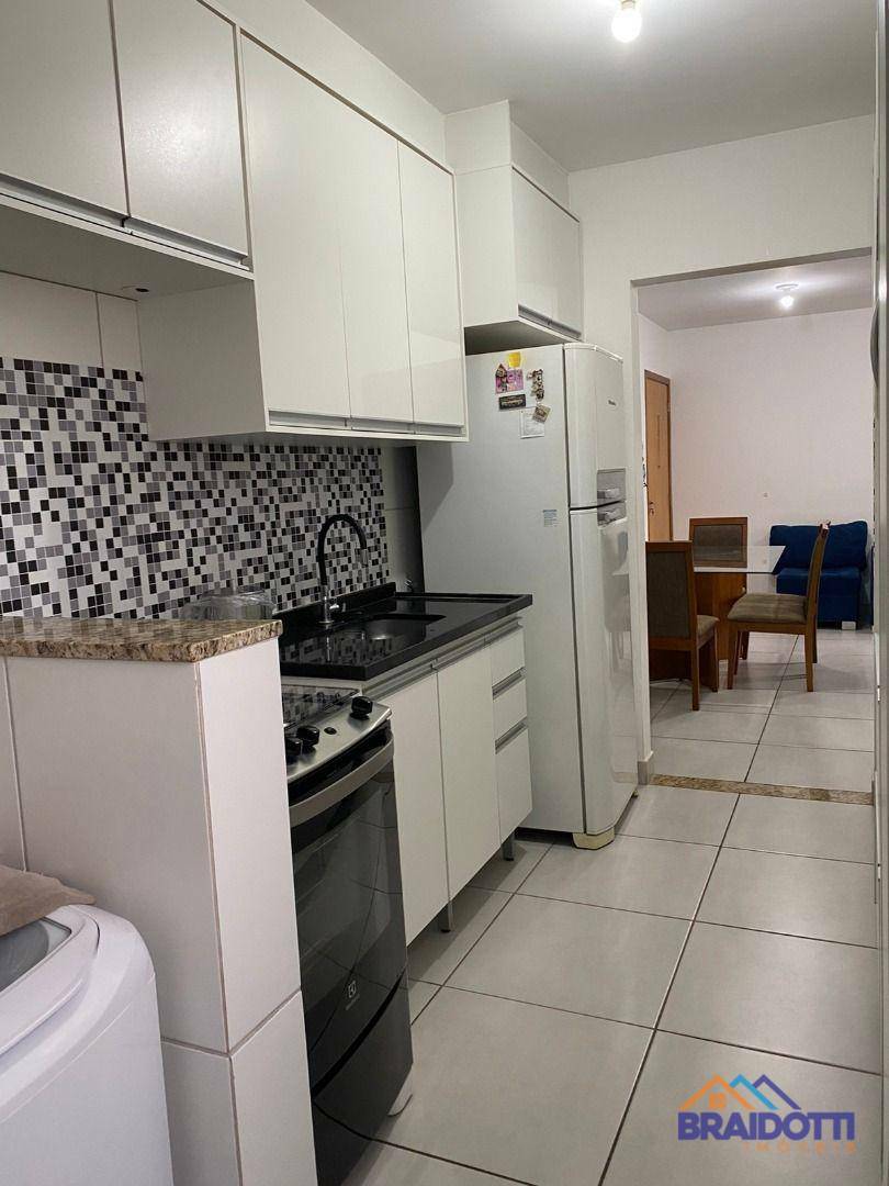 Apartamento à venda com 2 quartos, 58m² - Foto 2