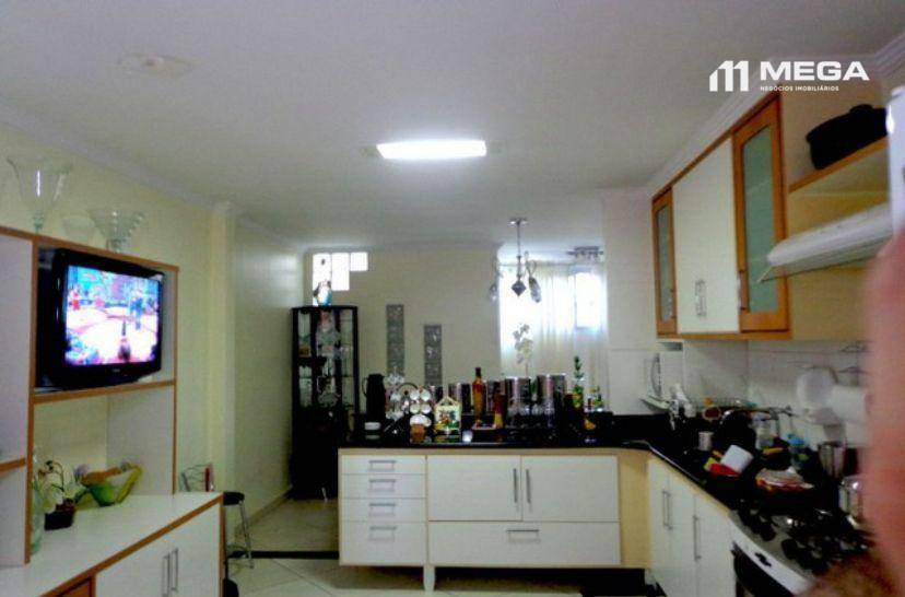 Casa à venda com 3 quartos, 300m² - Foto 11