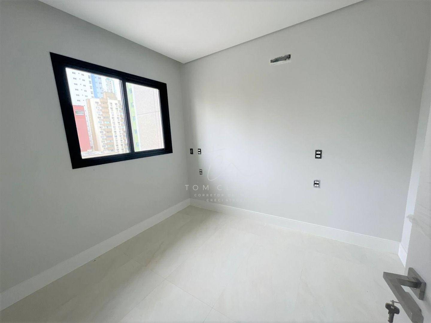 Apartamento à venda com 4 quartos, 154m² - Foto 8