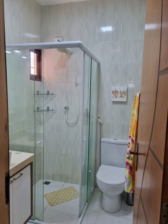 Casa de Condomínio à venda com 3 quartos, 233m² - Foto 3