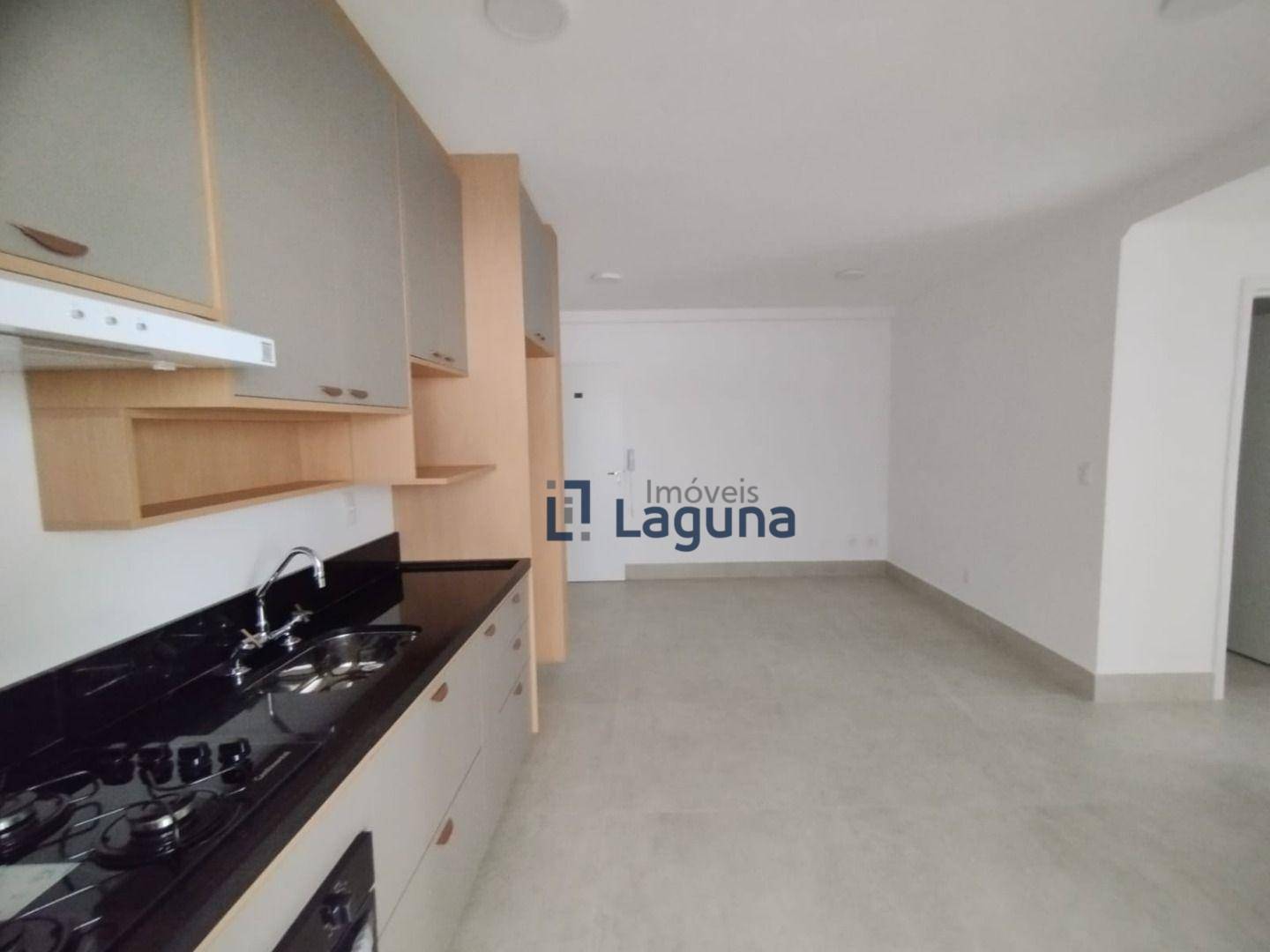 Apartamento para alugar com 2 quartos, 70m² - Foto 6