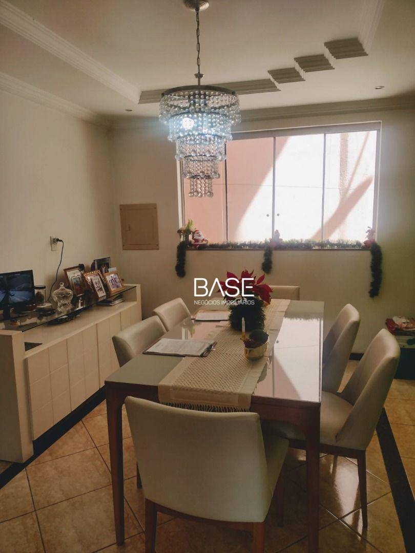 Casa, 3 quartos, 240 m² - Foto 3