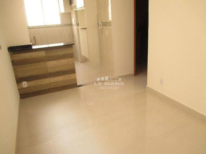 Apartamento para alugar com 2 quartos, 46m² - Foto 6