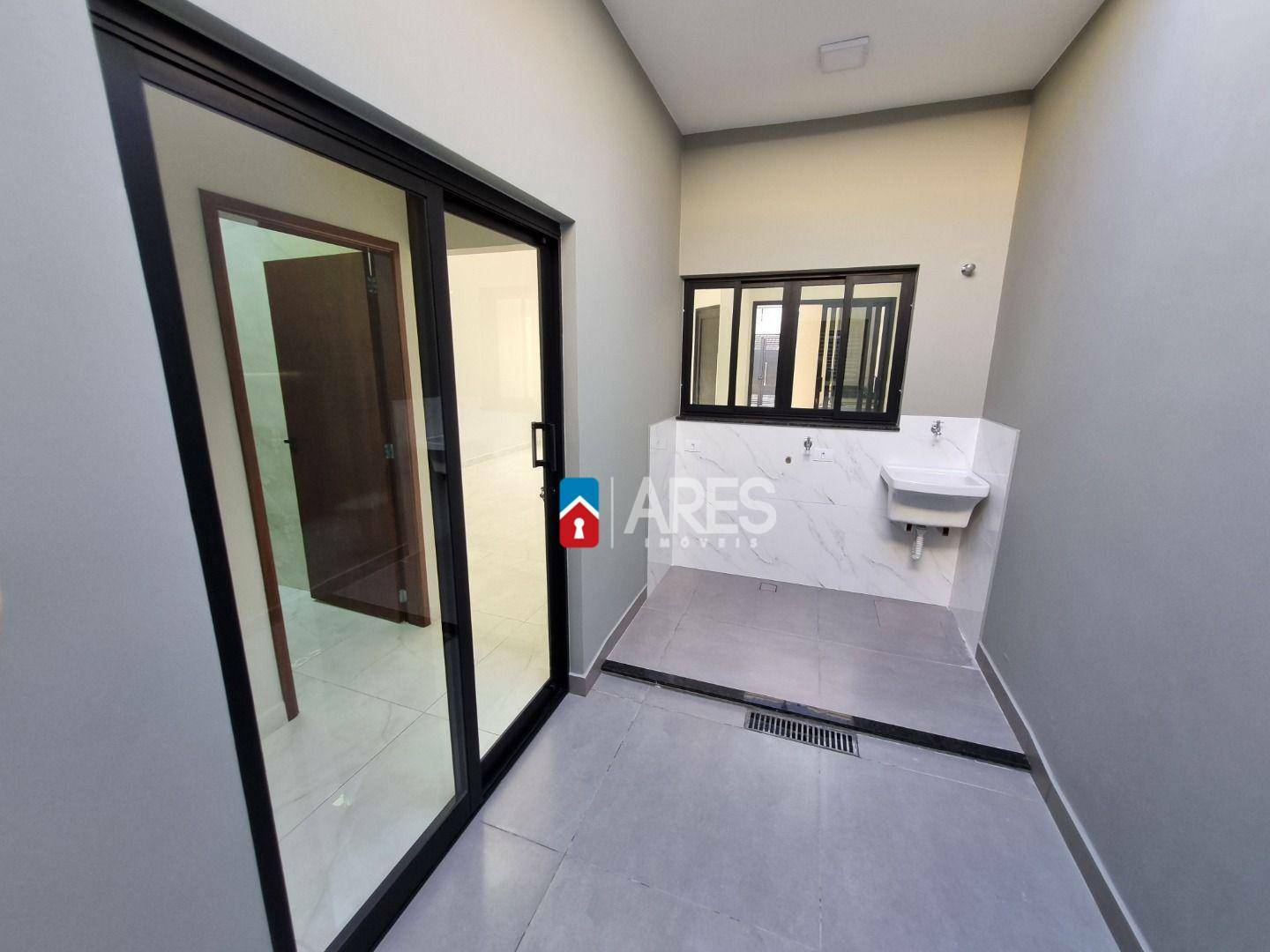 Casa à venda com 2 quartos, 107m² - Foto 9