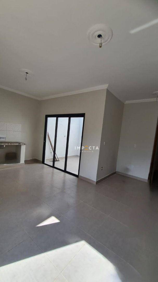 Casa à venda com 3 quartos, 113m² - Foto 4