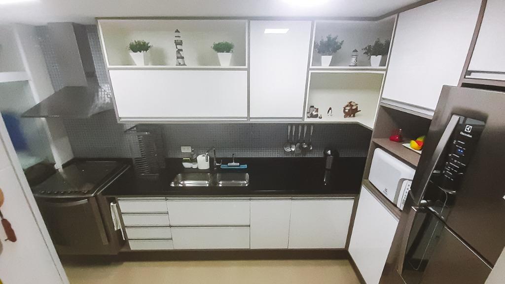 Apartamento à venda com 3 quartos, 114m² - Foto 19