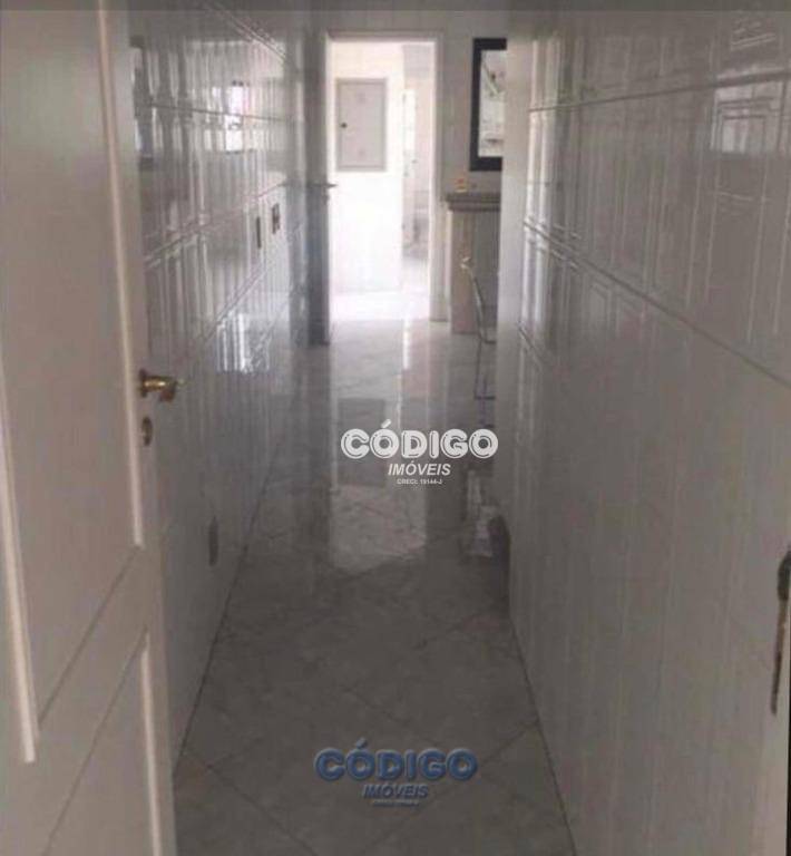 Apartamento à venda com 4 quartos, 180m² - Foto 2