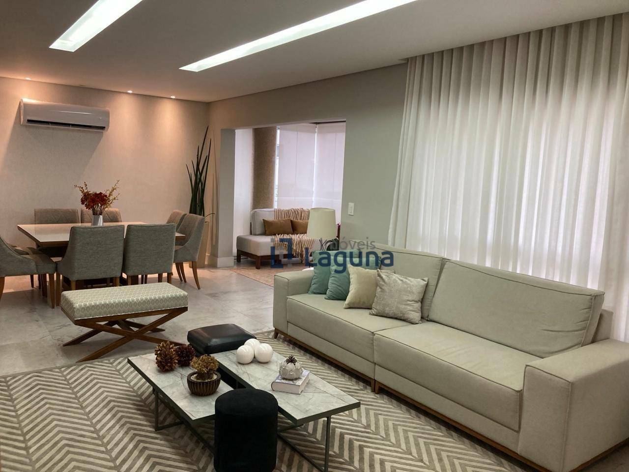 Apartamento à venda com 4 quartos, 205m² - Foto 1